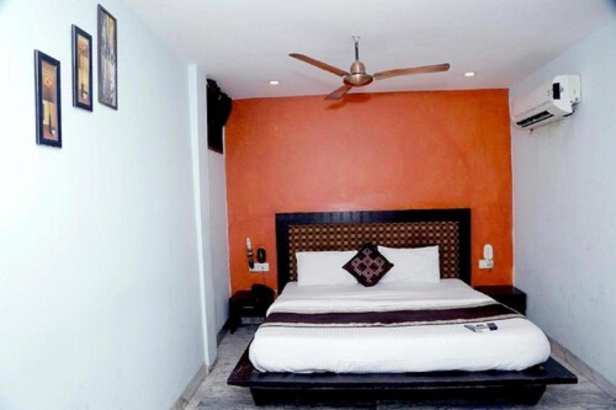 Hotel Shanti House New Delhi Karnail Singh Stadium Gate No 1 Kültér fotó